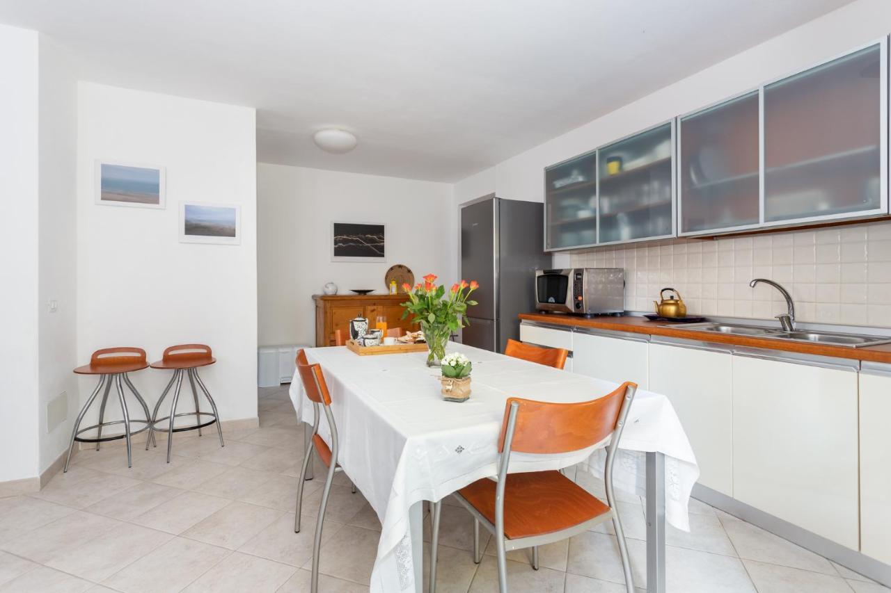 Spacious 3-Bedroom Apartment With Courtyard In Tempio Pausania - Perfect For Families Kültér fotó